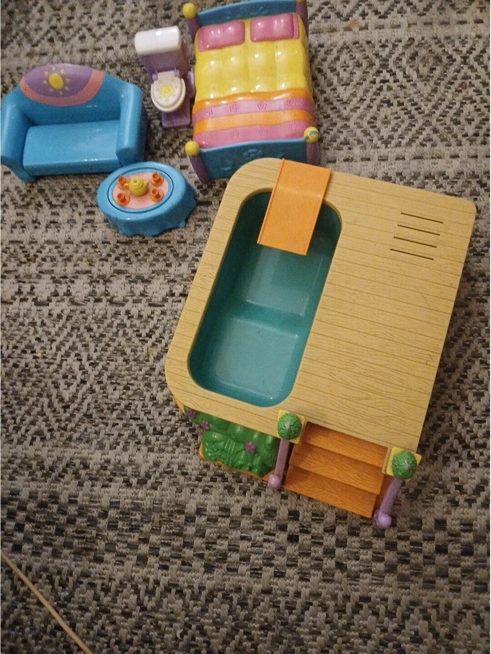 Vintage Mattel Dora the Explorer Doll House Figures & Dollhouse Furniture Lot